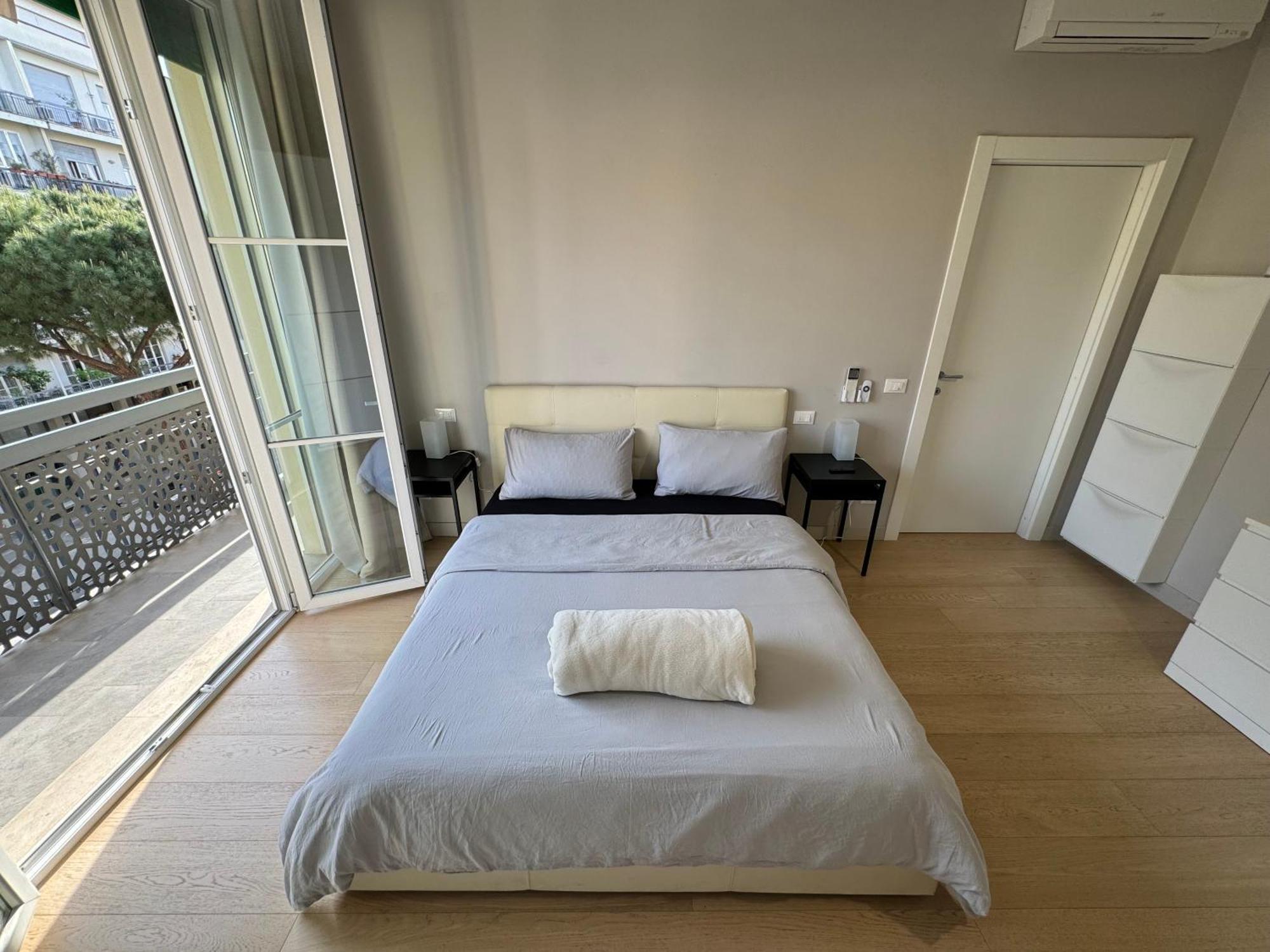 Modern Self Check-in Apartment *